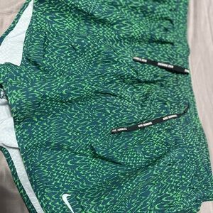 Nike running shorts XL